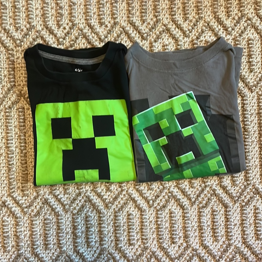 2 boys Minecraft T-shirts size 5/6